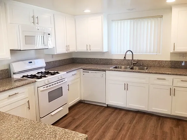 Plan B: Kitchen Plan B: Kitchen