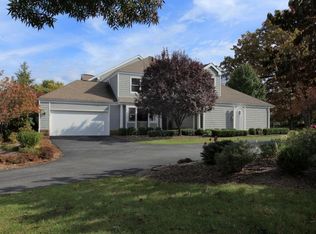 10 Boxwood Dr, Monroe Township, NJ 08831