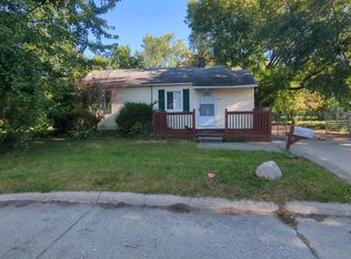32417 Oceana Ct, Westland, MI
