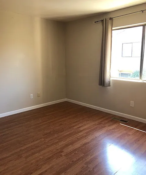2557 Vallejo St — Photo 10