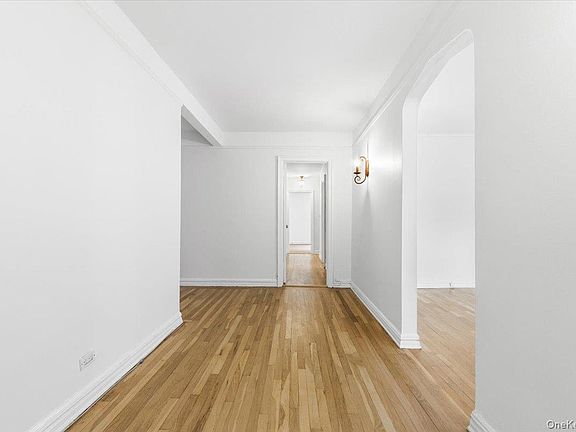 5th image of 250 Bronxville Road #4H
