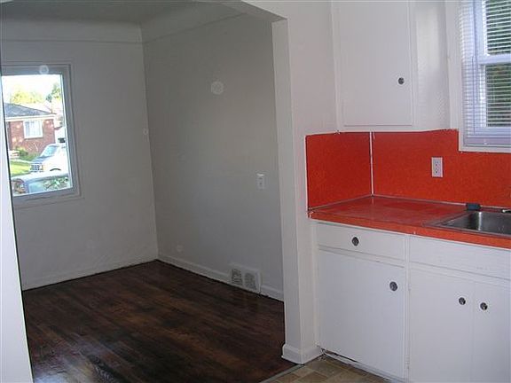 KITCHEN DINING ROOMS