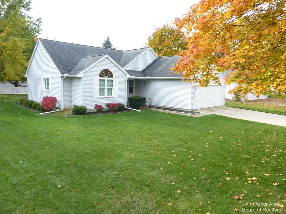 1st image of 587 Berkshire Dr