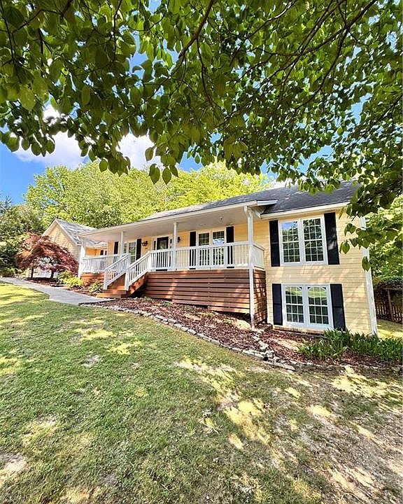 1st image of 266 Lantern Ridge Ct