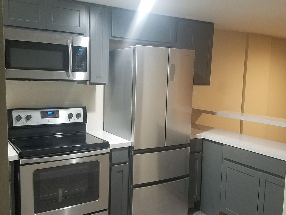 1st image of 425 10th St