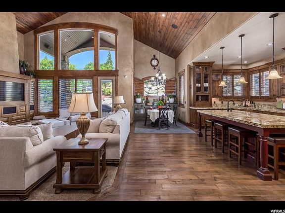 5th image of 2143 E Aerie Heights Cv