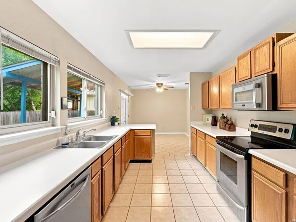 8107 Sunshine Trail, San Antonio, TX 78244
