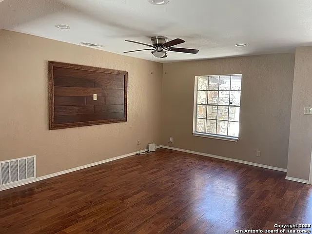 834 Porter St — Photo 3