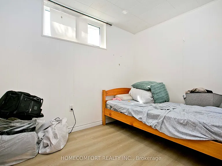 19 Oldborough Cir #SEMI BASEMENT — Photo 12