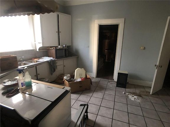 3rd image of 3423 S Harwood St