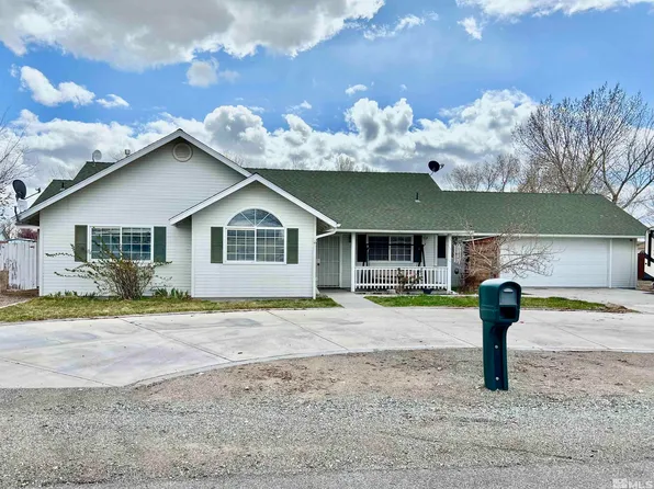 8 Pebble Beach Dr, Yerington, NV 89447
