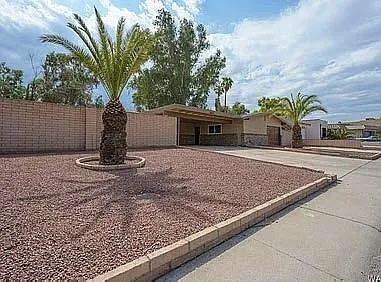 2605 Country Club Dr — Photo 3