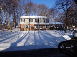 12 Hoffman Woods Rd, Red Hook, NY 12571