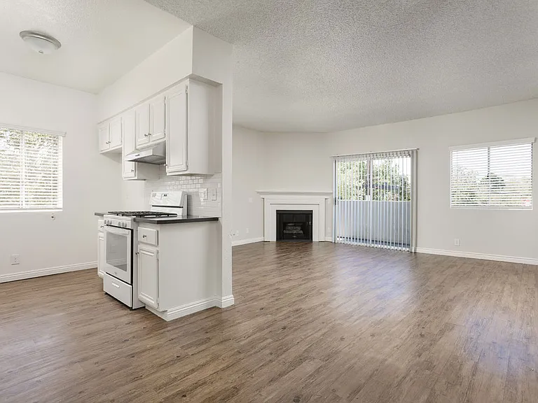 5709 Kester Ave #7 — Photo 3