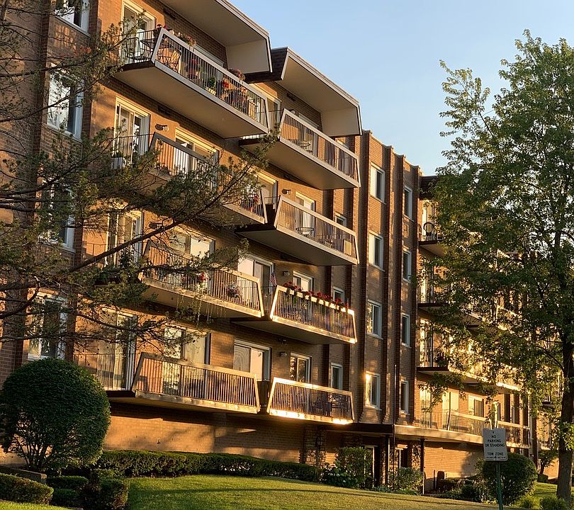 1st image of 8001 W Courte Dr APT 510