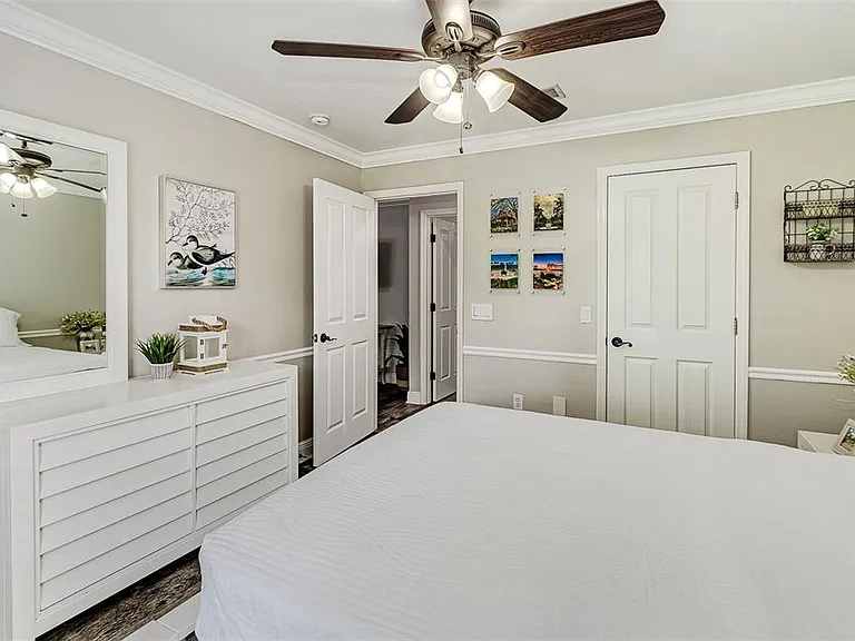 5864 Manchester Dr W — Photo 26