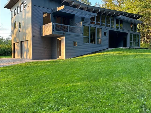 110 Loomis Ct, Ithaca, NY 14850