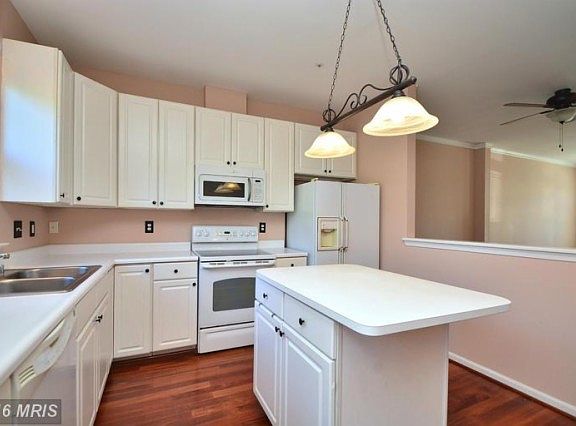 3rd image of 443 Amelanchier Ct