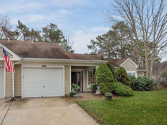3rd image of 1031B Thornbury Lane