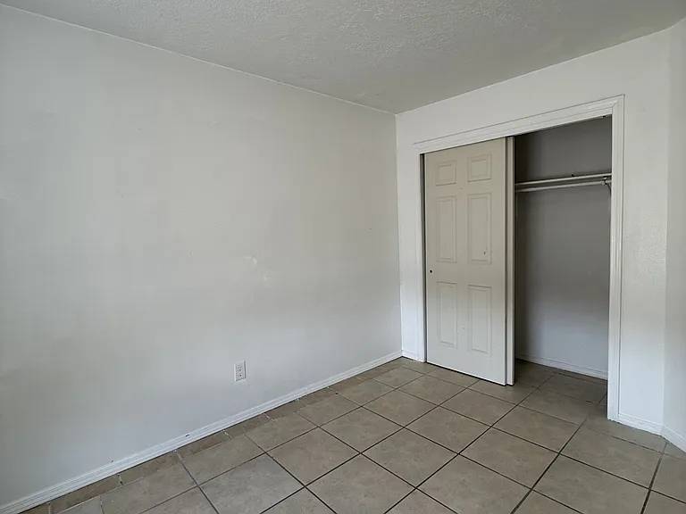 1140 SE Elm Ct — Photo 12