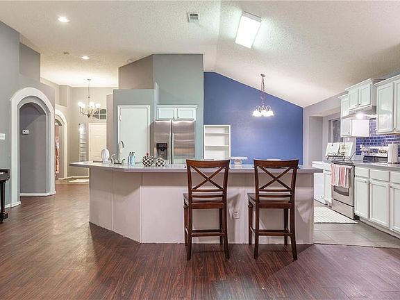 2nd image of 9216 Nightingale Dr