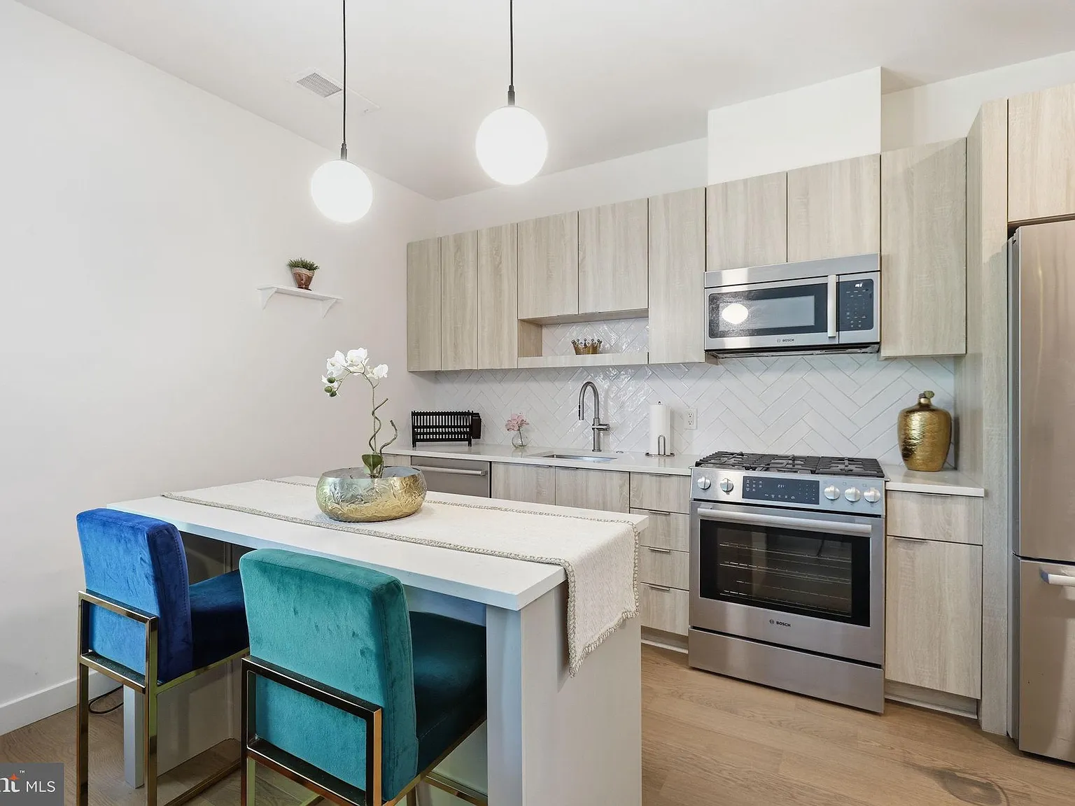 1 bed, 624 sqft, $2,400 — Photo 4