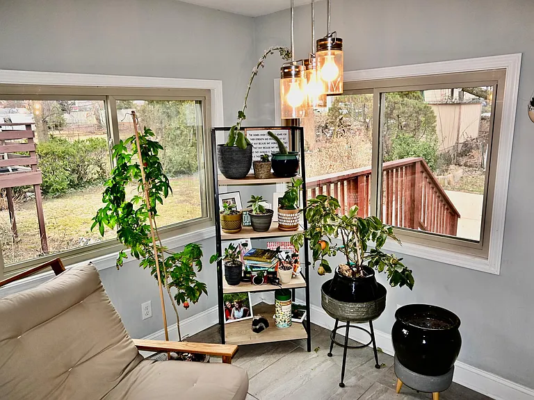 8908 Bridgeport Ave — Photo 9