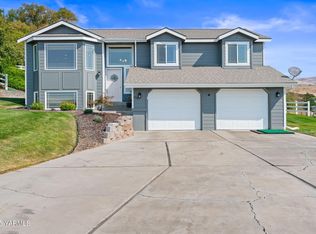 610 Titleist Ln, Yakima, WA