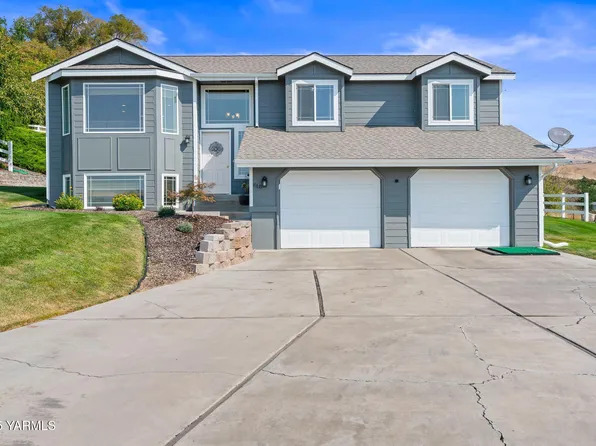 610 Titleist Ln, Yakima, WA 98901
