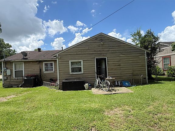 2nd image of 5047 Idaho St