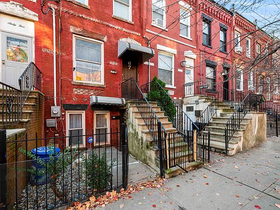 3rd image of 67 Union St