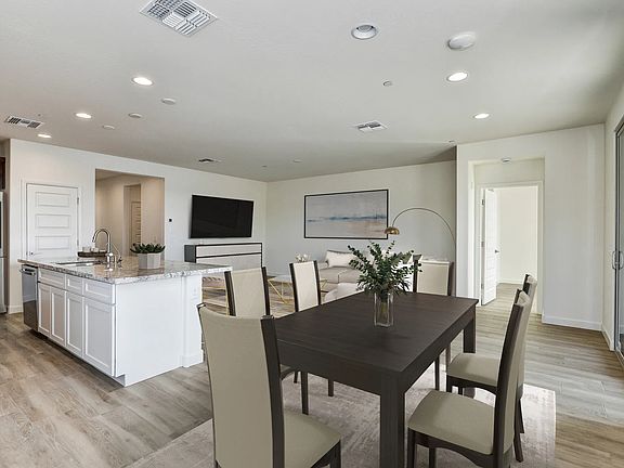 Homesite 1000 Virtually Staged Dining Room