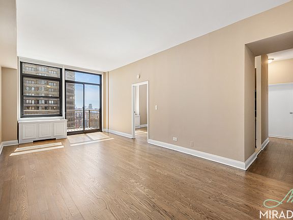 5th image of 330 E 39th St #37C