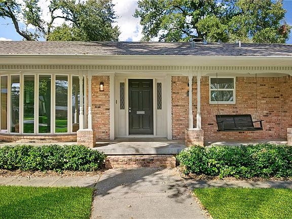 3rd image of 6921 Hyde Park Dr