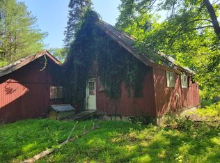 108 Stag Ct, Bushkill, PA 18324