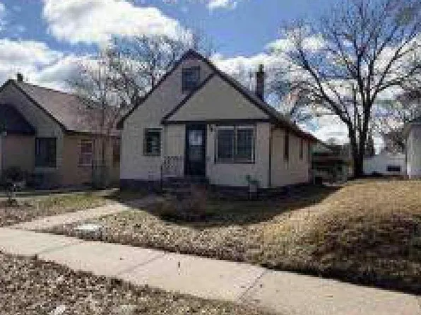 1156 Jessamine Ave E, Saint Paul, MN 55106
