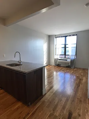 Rented by City Vista Inc | media 41