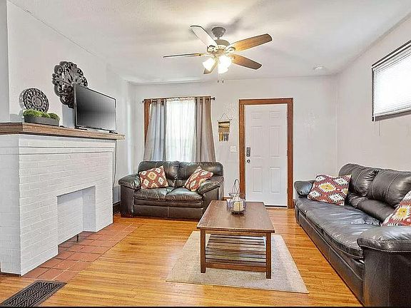 4th image of 2473 Indianola Ave #2473