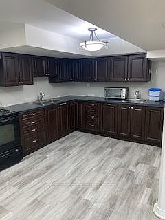 4th image of 98 York Hill Blvd