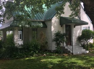 402 Cumberland St E, Cowan, TN 37318