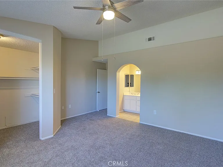 26640 Braddock Rd — Photo 13