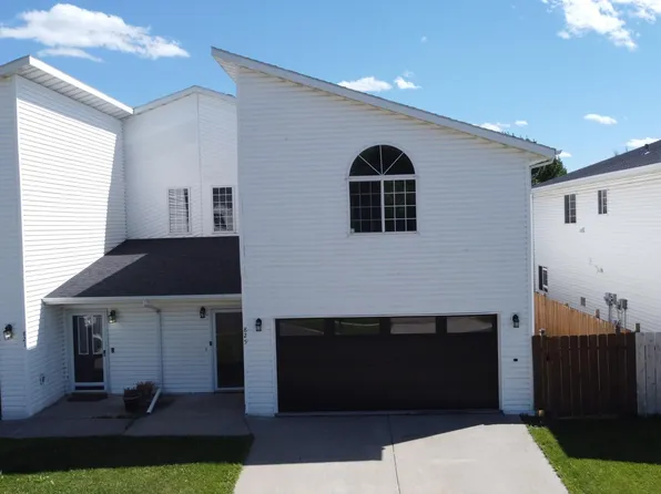 825 12th Ave W, West Fargo, ND 58078