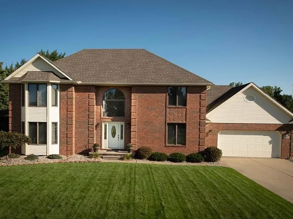 750 Morningside Dr, Grand Blanc, MI 48439