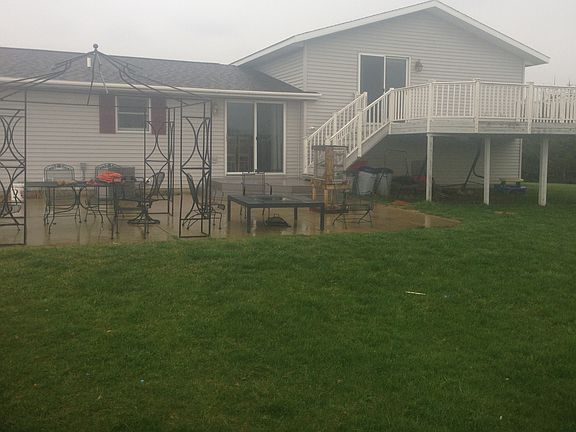 cement patio w/trek steps