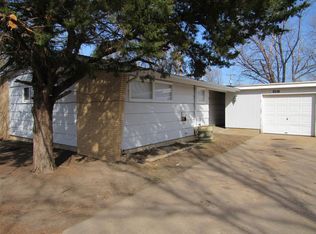 1331 Crescent Dr, Salina, KS 67401