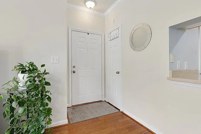 1 bed, 767 sqft, $1,875 — Photo 3