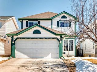 69 W Applemont Pl SE, Calgary, AB T2A7S3