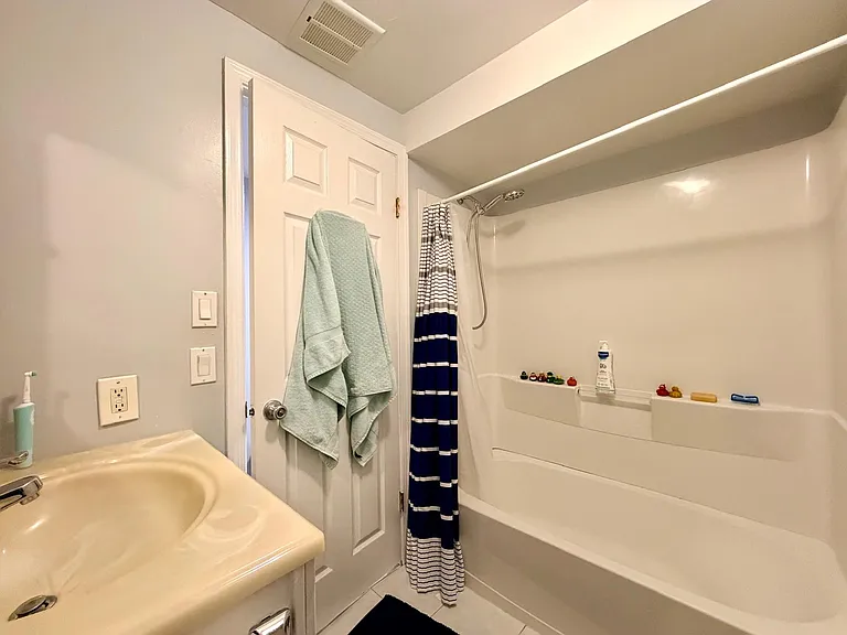 12904 Missionwood Way — Photo 15