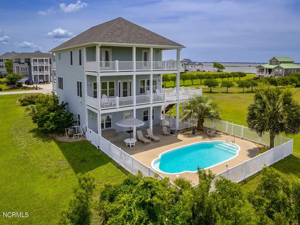 412 Island View Drive, Newport, NC 28570
