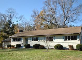 131 Winslow Cemetery Rd, Marshfield, MA 02050